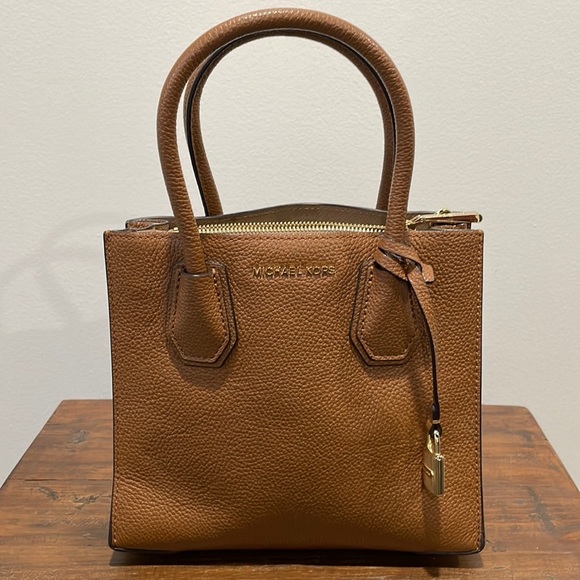 Michael Kors Handbags - Micheal Kors Mercer small pebbled leather crossbody purse